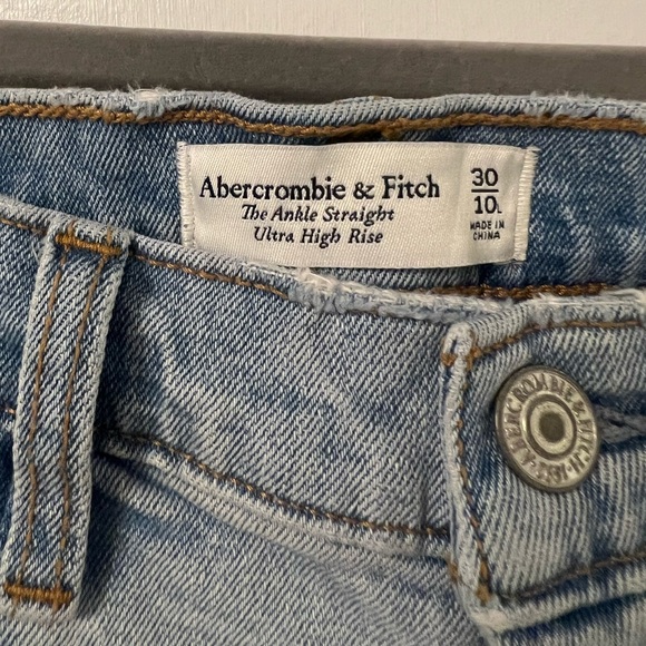 Abercrombie The Ankle Straight High-Rise Two-Tone Seamed Jeans (10 Long) - Picture 2 of 3